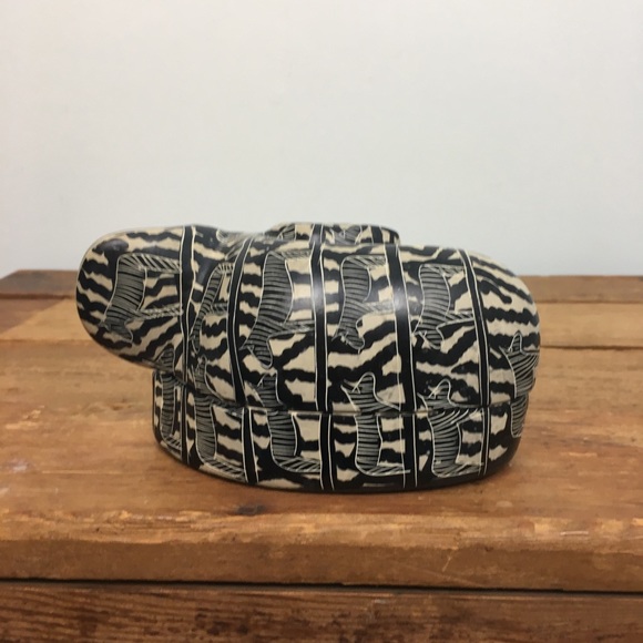 Besmo Kenya Carved Stone Elephant Trinket Dish - Picture 7 of 8